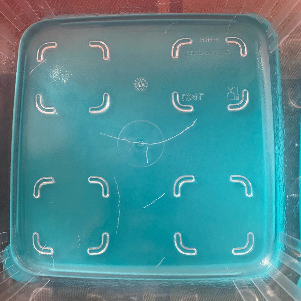 Tupperware - Picture 3 of 8